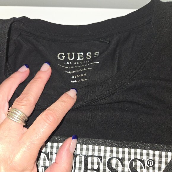 GUESS Logo T-Shirt - Picture 3 of 3